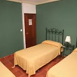 Hospederia Angeles 3*